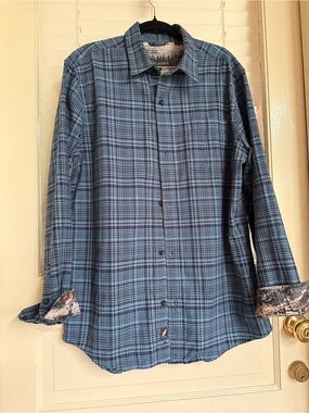 Men’s Pladra Flannel Button Down size Large